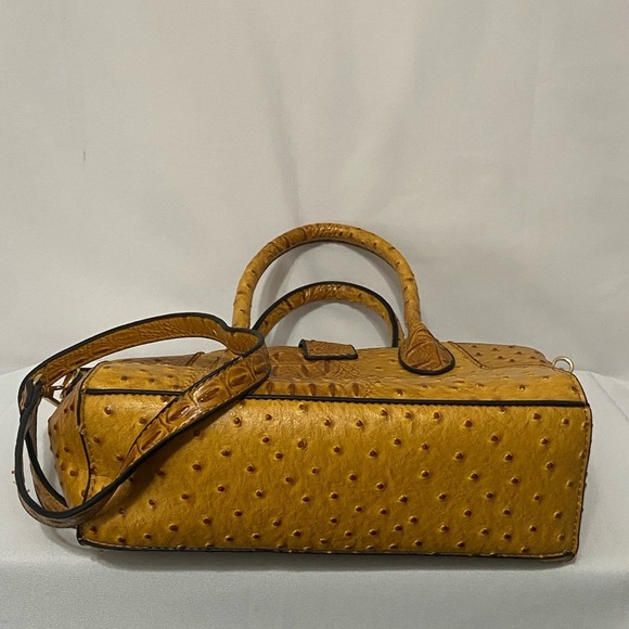 Mezon Mustard Crossbody Bag - Picture 6 of 6